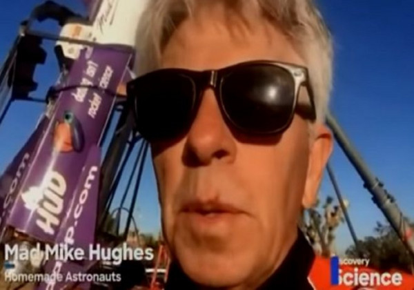 Ανέβηκε σε πύραυλο για να διαπιστώσει αν η Γη είναι επίπεδη και σκοτώθηκε! (vid)