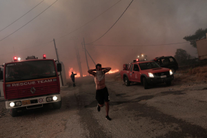 Ολονύχτιες μάχες με τις φωτιές ανά την Ελλάδα - Οι «ξηρές» καταιγίδες λαμπάδιασαν δάση και δρυμούς