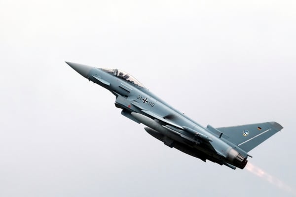 Eurofighter: «Φρένο» Σολτς στη πώληση των μαχητικών αεροσκαφών στην Τουρκία