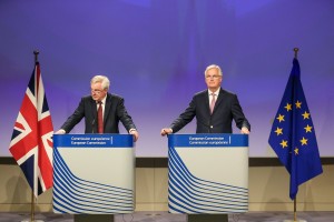 Mπαρνιέ: Η Βρετανία δεν μπορεί να αθετήσει τις δεσμεύσεις για το Brexit