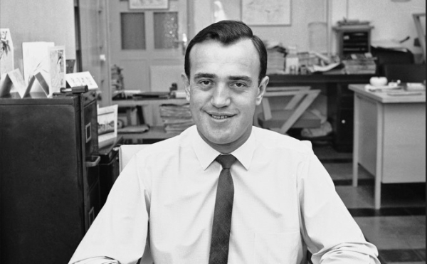 Πέθανε ο πολεμικός ανταποκριτής Πίτερ Αρνέτ: Είχε καλύψει 17 πολέμους - Οι συνεντεύξεις με Σαντάμ Χουσεΐν και Οσάμα μπιν Λάντεν