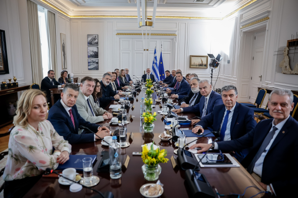 Τράπεζα θεμάτων: Έκτακτη ευρεία σύσκεψη της υπηρεσιακής κυβέρνησης μετά τις επιθέσεις από χάκερς