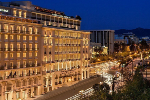 Αύξηση τζίρου αλλά υποχώρηση κερδοφορίας για τη Λάμψα το 2025