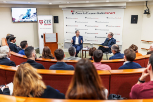Αλ.Τσίπρας στο 28th Harvard College China Forum: Δύσκολες αλλά αναγκαίες συμφωνίες για μείωση δασμών, αλλιώς ΕΕ-Κίνα να προχωρήσουν μαζί