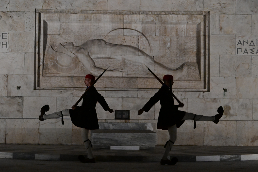 Καρυστιανού για Άγνωστο Στρατιώτη: Θα κάνουμε καθιστικές διαμαρτυρίες, ας έρθουν τα ΜΑΤ να μας συλλάβουν