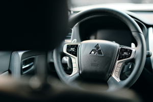 Ανακαλούνται αυτοκίνητα Mitsubishi στην Ελλάδα - Το πρόβλημα στην εξάτμιση