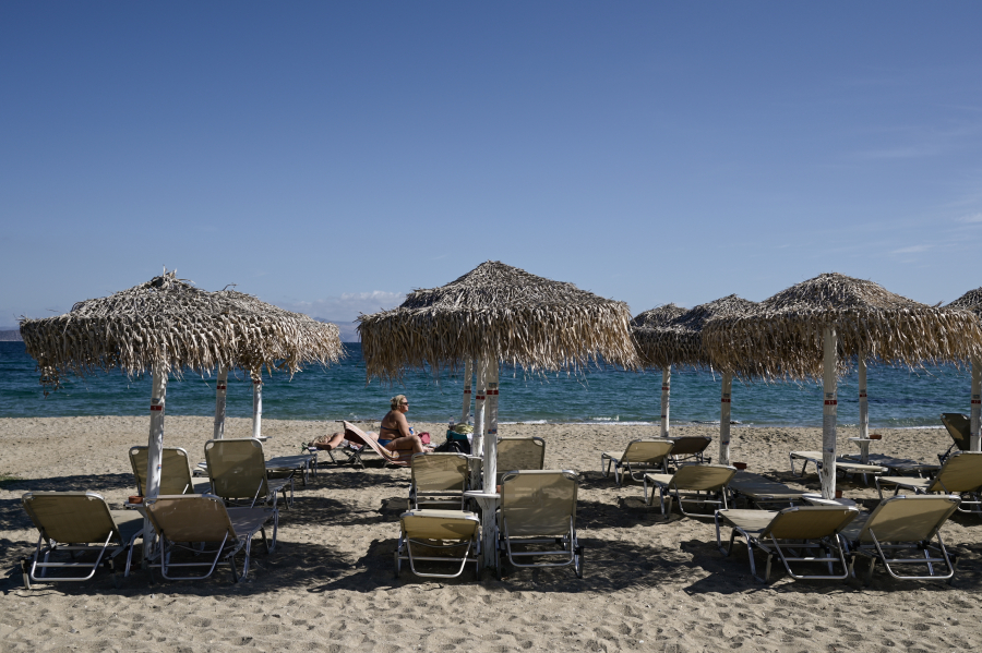 Kαιρός: Έρχεται καλοκαιρινό σαββατοκύριακο με ζέστη και αφρικανική σκόνη