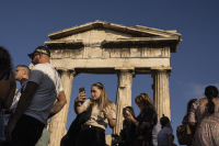 Θάλασσα, ήλιος, φέτα, τζατζίκι: «Παράδεισος διακοπών» η Ελλάδα για τους Γερμανούς