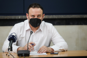 Μαγιορκίνης: «Σημαντική η τρίτη δόση για την αντιμετώπιση νέων μεταλλάξεων»