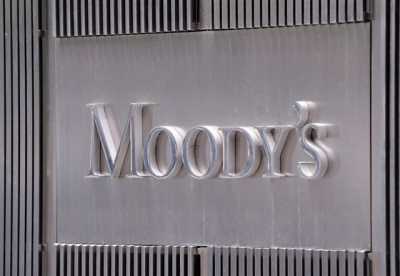 Moody's: Ανάσα ρευστότητας για την Ελλάδα -Ερωτηματικά για το χρέος