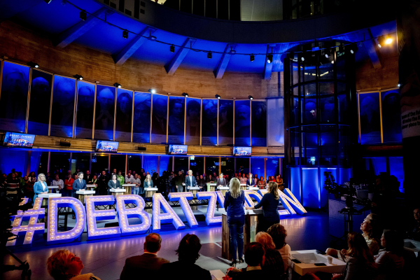 Εκλογές Ολλανδία: Τα exit poll δείχνουν νίκη της ακροδεξιάς του Βίλντερς