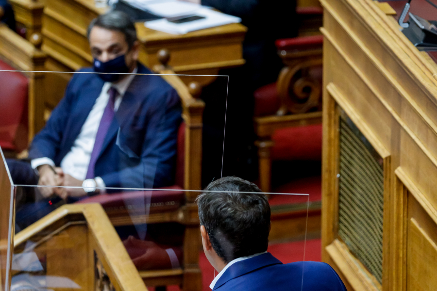 Ερώτηση κατέθεσε ο Αλέξης Τσίπρας στη Βουλή - Επίθεση κατά Μητσοτάκη για τη διαχείριση της πανδημίας