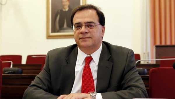 Χαρδούβελης στο Παρίσι: «Στόχος είναι να κλείσουμε»