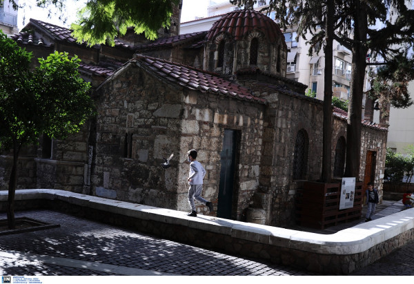 Ανοικτό ενδεχόμενο 2.000 κρουσμάτων την ημέρα αφήνει ο Σαρηγιάννης, τι είπε για τις μεταλλάξεις