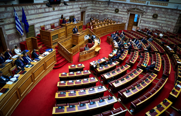 Αν το ΠΑΣΟΚ βγει πρώτο το μπόνους των 40 εδρών θα το πάρει η... Νέα Δημοκρατία!