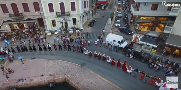 Ο μεγαλύτερος συρτός του Αιγαίου στήθηκε στο λιμάνι της Χίου (video)