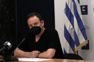 Γκίκας Μαγιορκίνης: «Υπερδιπλάσιοι οι ασυμπτωματικοί φορείς της ευλογιάς των πιθήκων»