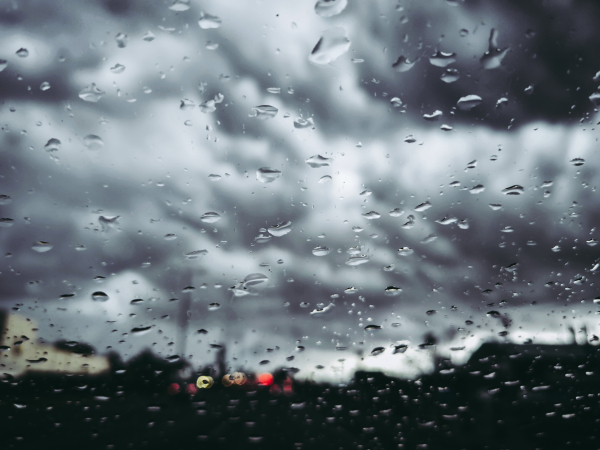 Νέο έκτακτο δελτίο καιρού: Προειδοποίηση για επικίνδυνα φαινόμενα τις επόμενες ώρες