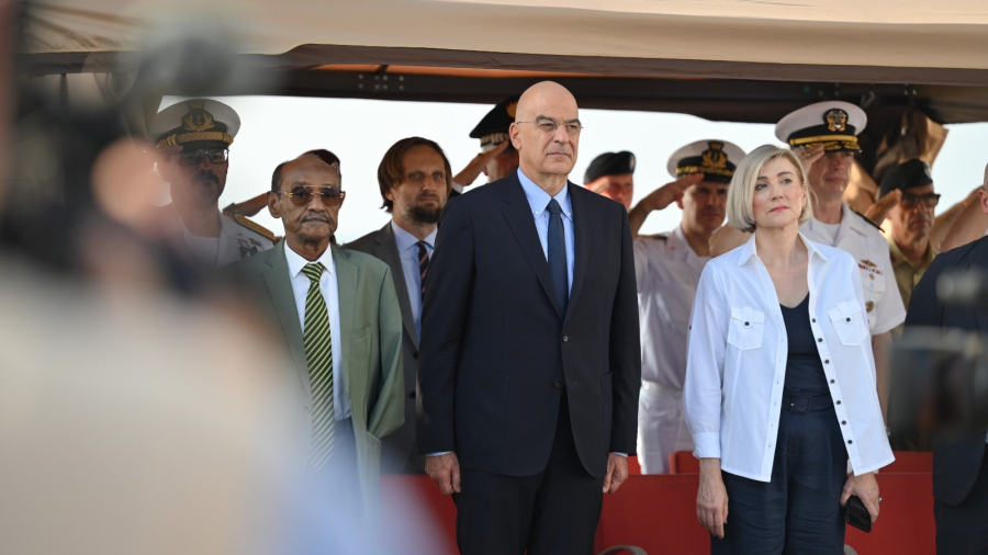 Δένδιας: Στο Τζιμπουτί για την τελετή παραλαβής της εν πλω διοίκησης της Επιχείρησης ΑΣΠΙΔΕΣ