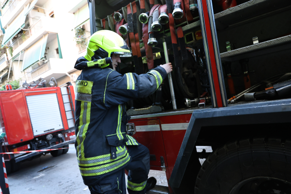 Φωτιά τώρα σε διαμέρισμα στα Πατήσια