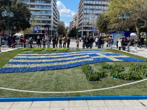 200 χρόνια από την επανάσταση του 1821: Περιήγηση του Dnews στην στολισμένη Αθήνα (pics)