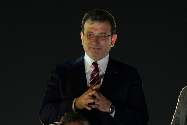 Το «ευχαριστώ» του Ιμάμογλου στον Χάρη Δούκα (Βίντεο)