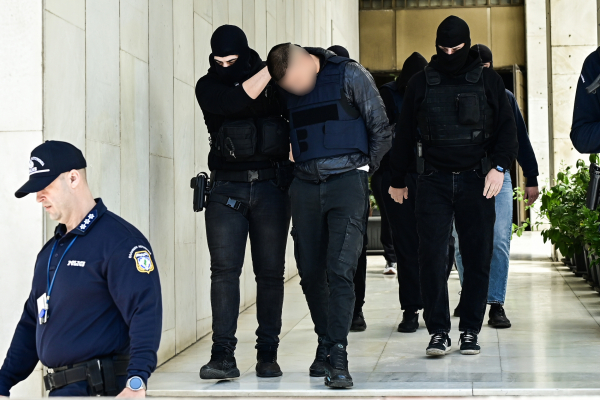 Δολοφονία στον Άγιο Δημήτριο: Ελεύθεροι οι φίλοι του 20χρονου καθ'ομολογίαν δράστη