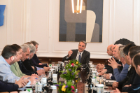 Ολοκληρώθηκε η μαραθώνια συνάντηση του Μητσοτάκη με αγρότες - «Η μπάλα είναι στο γήπεδό του»