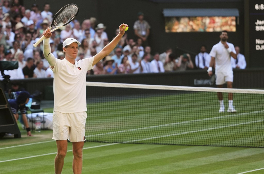 Wimbledon: Ο Σίνερ νίκησε- ξανά- τον Τζόκοβιτς και προκρίθηκε στον τελικό