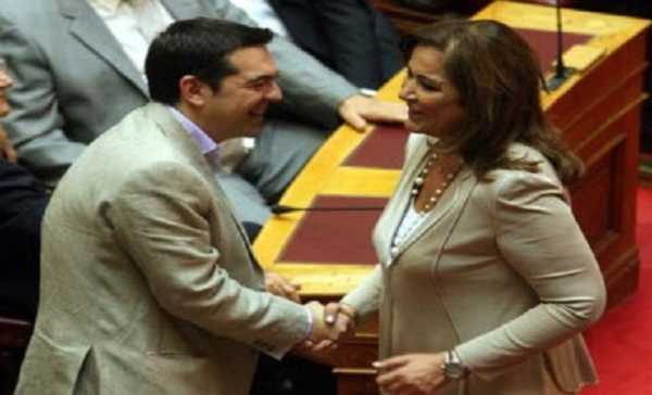 Θετικός ο Τσίπρας στην πρόταση Μπακογιάννη για επιτροπή σοφών