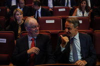 Υποψηφιότητα Τασούλα: Ο Μητσοτάκης υπό την ομηρία της σκληρής Δεξιάς