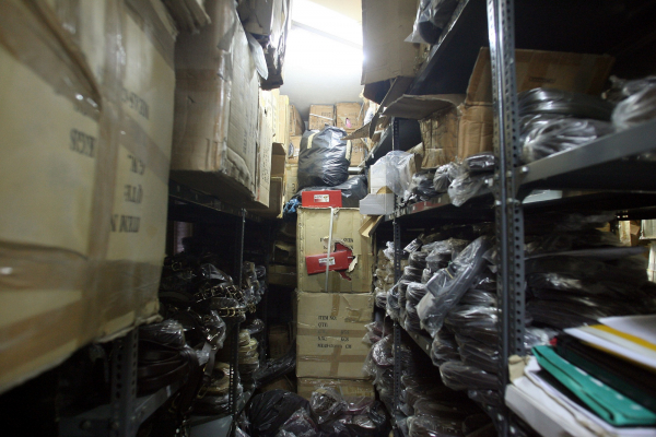 Χιλιάδες «μαϊμού» αξεσουάρ κινητών πωλούσε e-shop με έδρα στο Χαλάνδρι