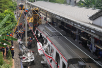 Ινδονησία: 15 νεκροί και 88 τραυματίες από τη σύγκρουση τρένων έξω από την Τζακάρτα
