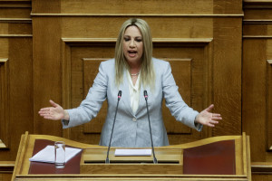 Γεννηματά: Δεν θα αφήσουμε τον απελπισμένο ΣΥΡΙΖΑ και την «τυφλωμένη» για την εξουσία ΝΔ να διχάσουν πάλι τον λαό