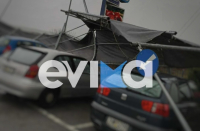 Κακοκαιρία: Ισχυροί άνεμοι στο Αλιβέρι ξήλωσαν στέγαστρο αυτοκινήτων σε σούπερ μάρκετ (Εικόνες)