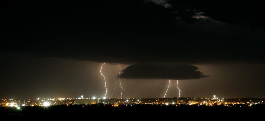 Κακοκαιρία Adel: Νέο μπουρίνι στην Αττική - Καταιγίδες, χαλάζι και κεραυνοί (LIVE)