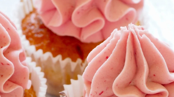 Γιορτή και σήμερα, σε ποιους να πείτε χρόνια πολλά