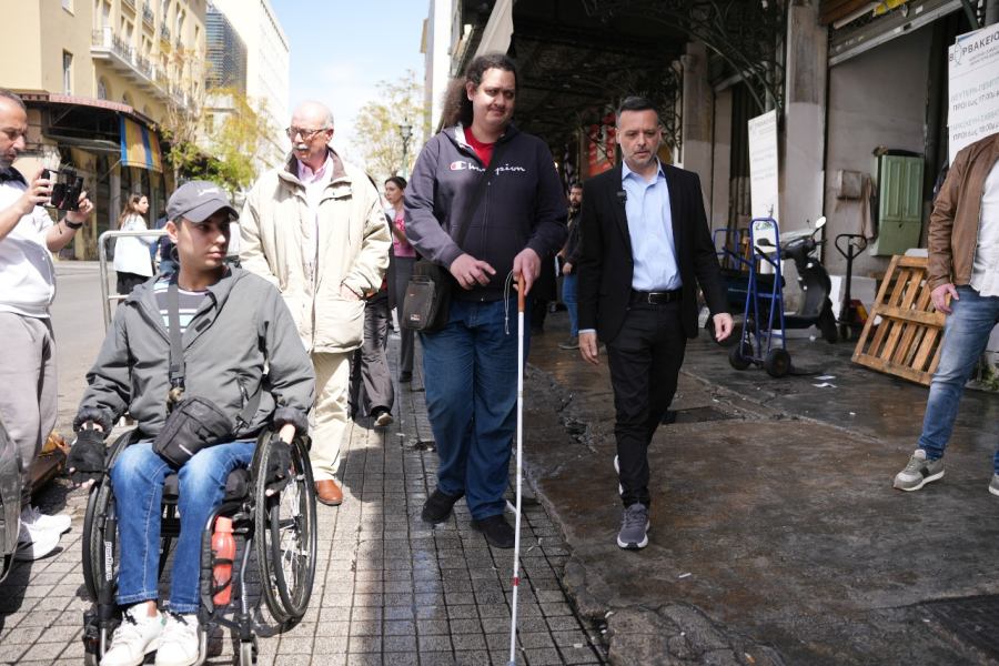 «Περίπατος» προσβασιμότητας στο εμπορικό τρίγωνο