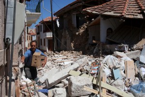 Πάγωμα και κεφαλαιοποίηση εισφορών ΕΦΚΑ για τους σεισμόπληκτους της Λέσβου