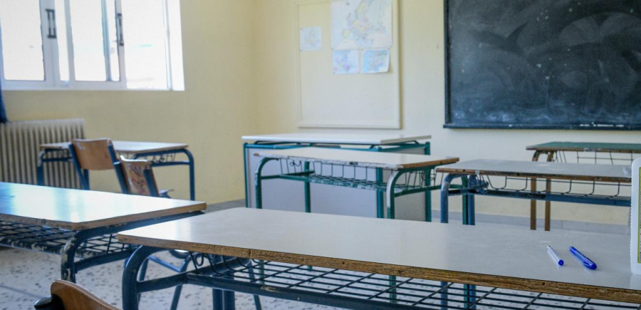 Ηλιούπολη: Πιάστηκαν επ&#039; αυτοφόρω να ξηλώνουν και να κλέβουν κλιματιστικά σχολείου (εικόνα)