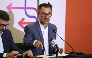 Οι τυχαίες συναντήσεις του Αλέξη Χαρίτση στη ΔΕΘ