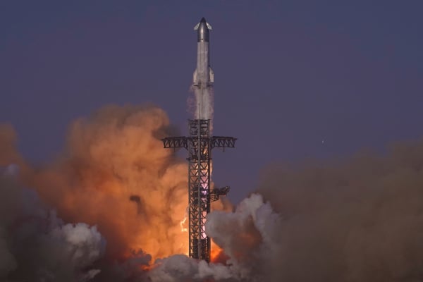 Βίντεο: Εξερράγη πύραυλος της SpaceX του Ελον Μασκ κατά τη διάρκεια δοκιμής στο Τέξας