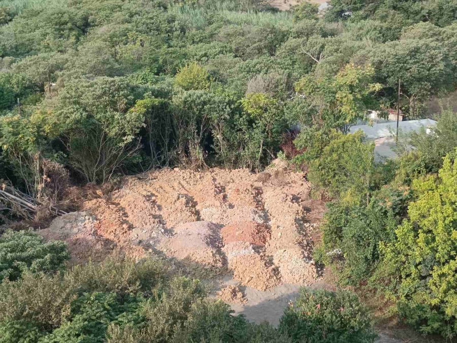 Πέταξαν 900 τόνους μπαζών σε οικόπεδο στη δυτική Θεσσαλονίκη