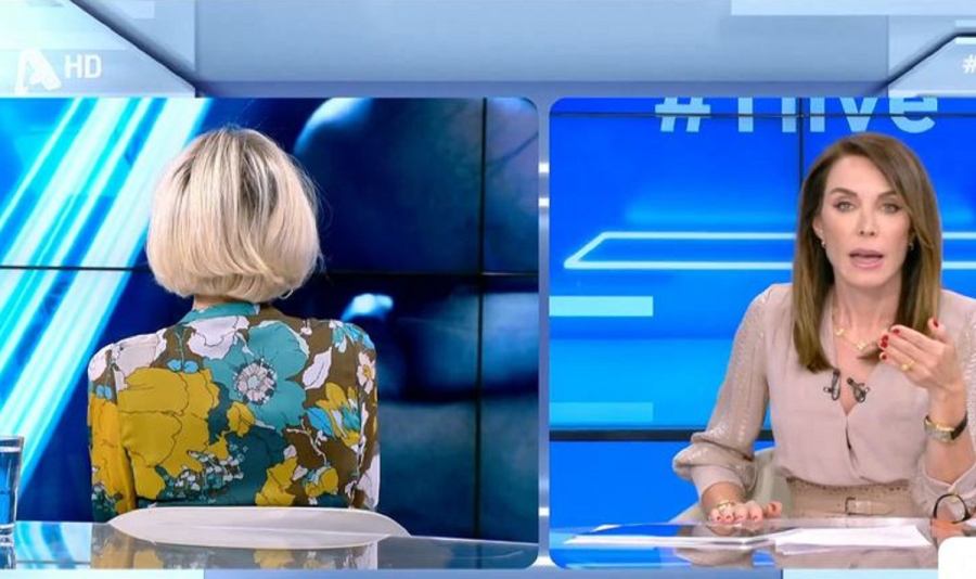 Ο ψυχολόγος σύντροφός της είχε διπλή ζωή για 15 χρόνια, του ζήτησε να χωρίσουν και αυτός μοίρασε γυμνές της φωτογραφίες