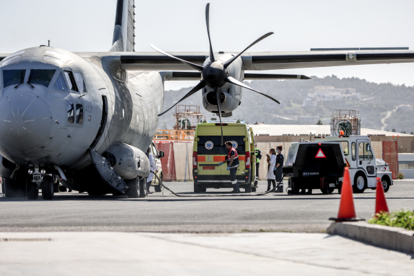 Τραγωδία στη Χίο: Σε εξέλιξη η αεροδιακομιδή των τραυματισμένων παιδιών στην Αθήνα (Εικόνες)