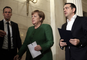 «Μας άφησε άφωνους»: Όταν η Μέρκελ αιφνιδιάστηκε από τον Αλέξη Τσίπρα