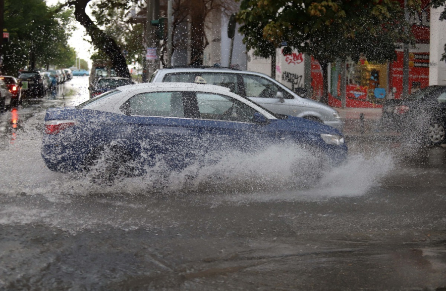 Κακοκαιρία: Διακοπή κυκλοφορίας οχημάτων σε Σέρρες, Κιλκίς και Χαλκιδική λόγω καταιγίδας