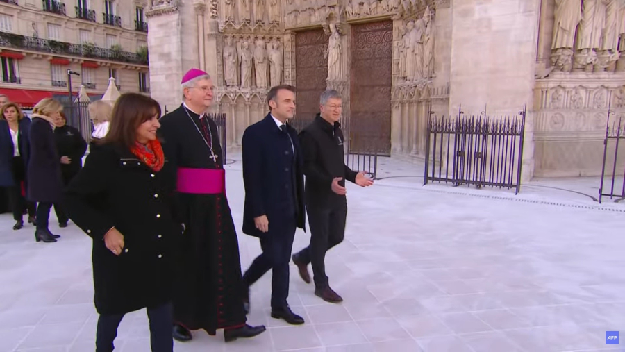 Live τα αποκαλυπτήρια στην Παναγία των Παρισίων