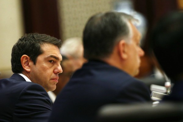 «Σανίδα σωτηρίας» για τον Τσίπρα το κούρεμα χρέους