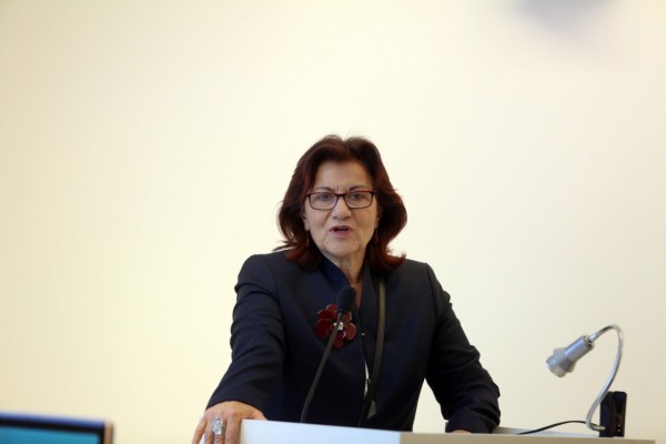 Θεανώ Φωτίου: Όλα τα χρήματα από την εξοικονόμηση Δαπανών δόθηκαν αποκλειστικά στον κοινωνικό φάκελο